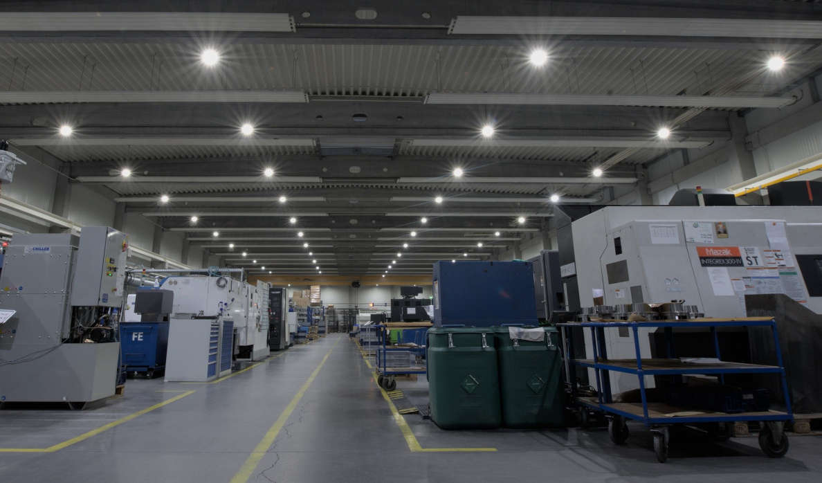 Efektivita a úspory: Proč přecházet na průmyslová LED světla